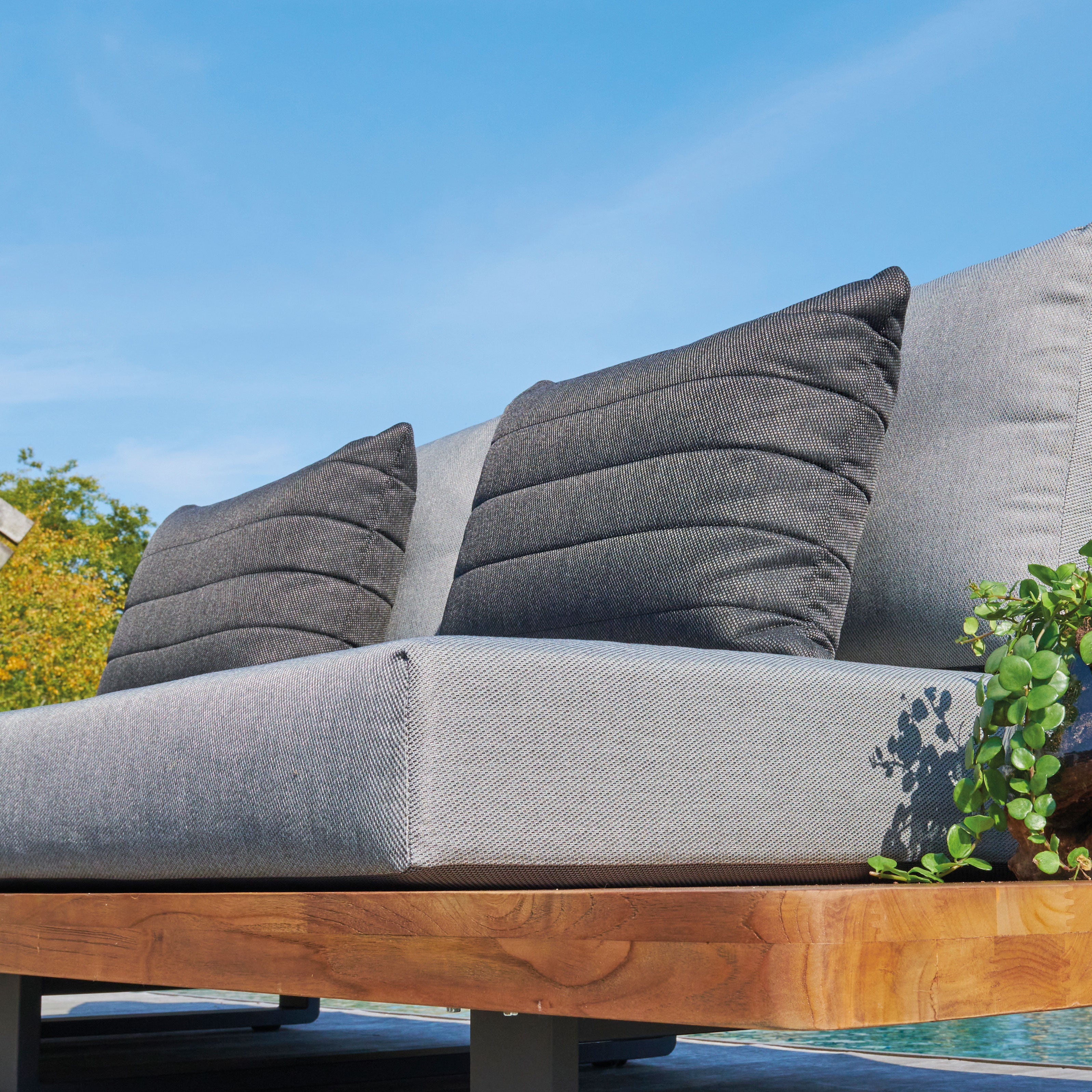 cushions-pillows-kettler-retail-showroom