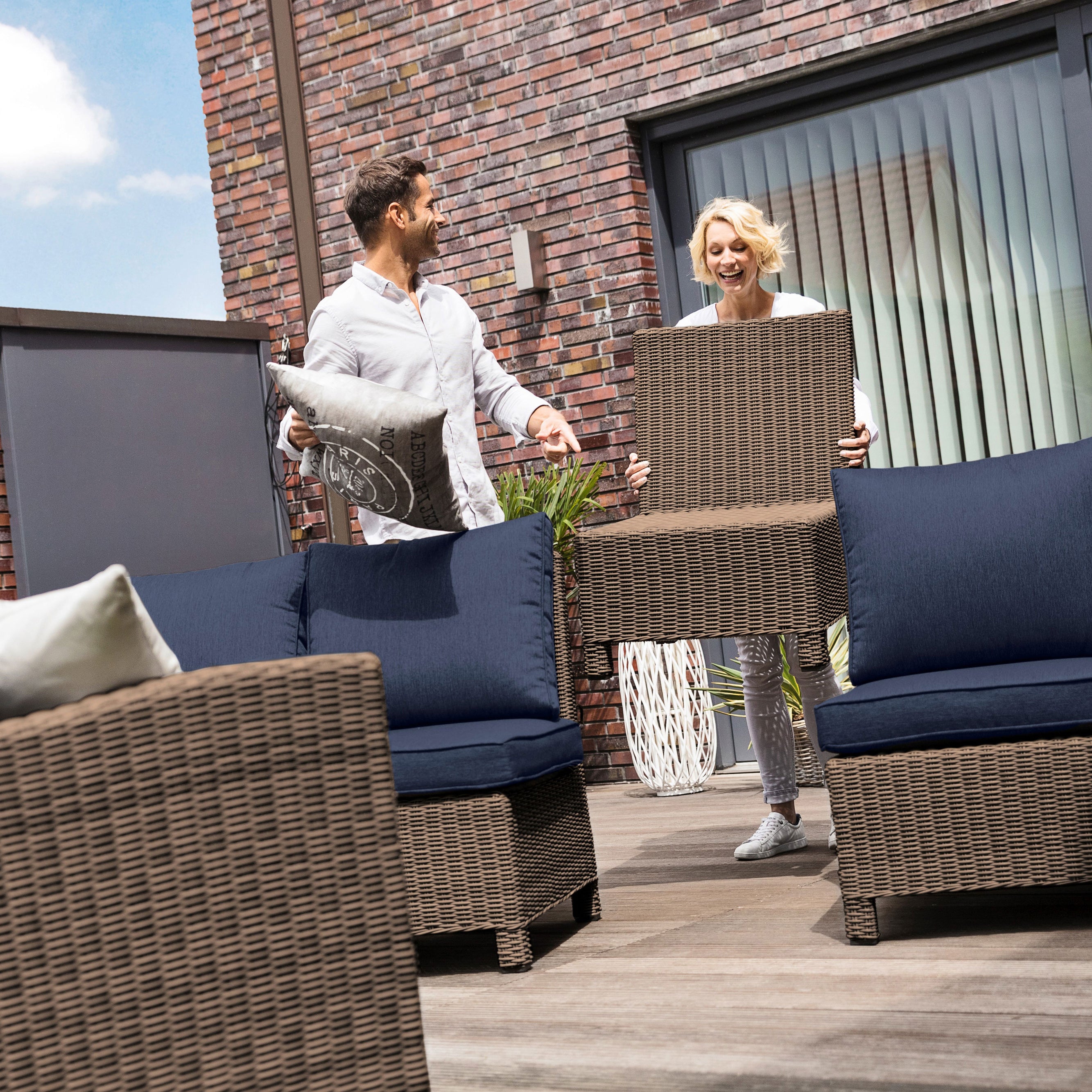 Sectionals & Modular KETTLER Retail Showroom