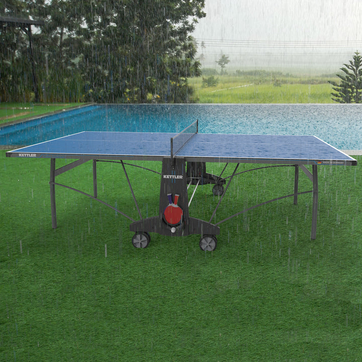 The KETTLER Cabo OUTDOOR table is the perfect table for anyone looking for a fun-filled game of outdoor table tennis with style and great features. The weatherproof KETT-TEC5 table top provides a consistent ball bounce and great durability. This Centerfold table has built-in patented features including SMOOTH TRAX and Dual Locking systems.