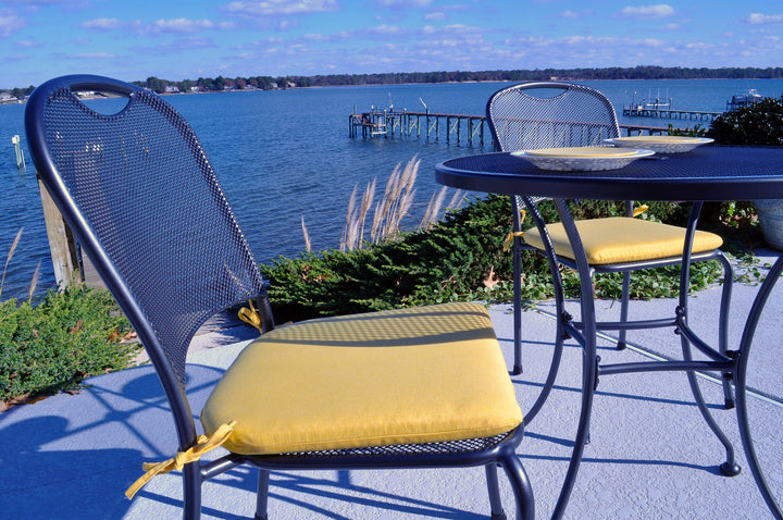 At first glance, modern simplicity - Upon closer inspection, very clever. Monte Carlo's generous contours provide unforgettable relaxation and the sleek armrests molded from die-cast aluminum are optically integrated as an added design element.