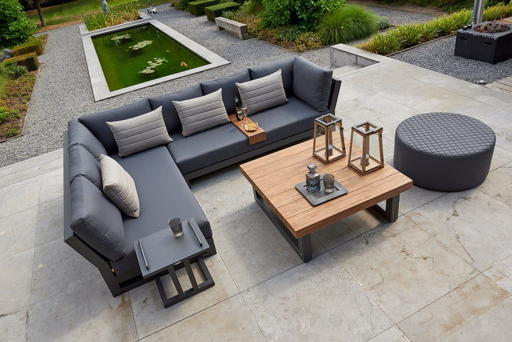 With its powder coated construction and 100% Indonesian SVLK certified teak top, the Nevada Bar Table is a true work of art.  The combination of durable aluminum frame and warm robust teak gives the Nevada bar table an eye-catching industrial look that will surely grab the attention of the most disconcerting critic.