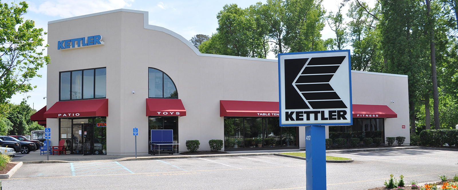 Outside image of the centrally located KETTLER Showroom in Virginia Beach across from the public library.