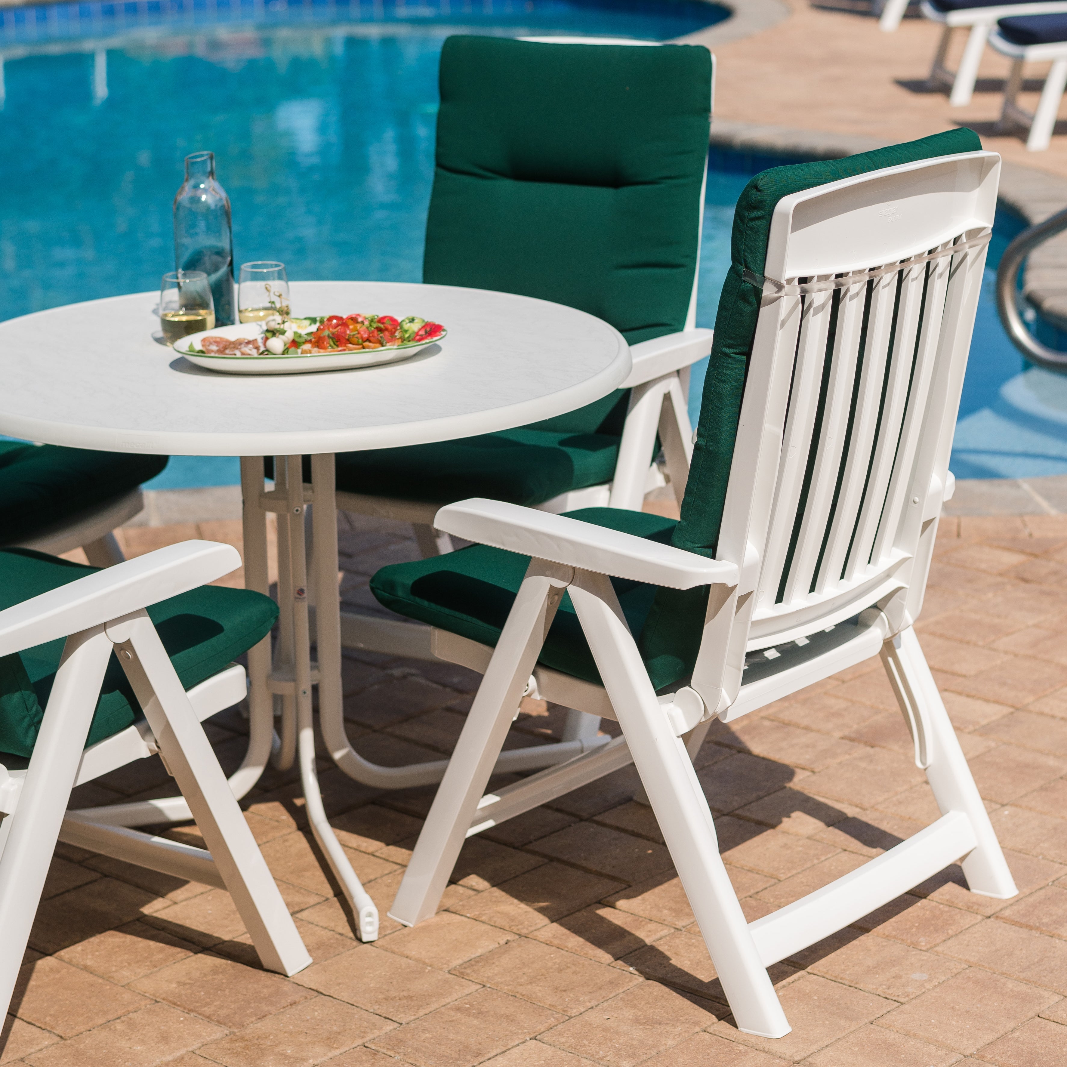 resin patio table and chairs set